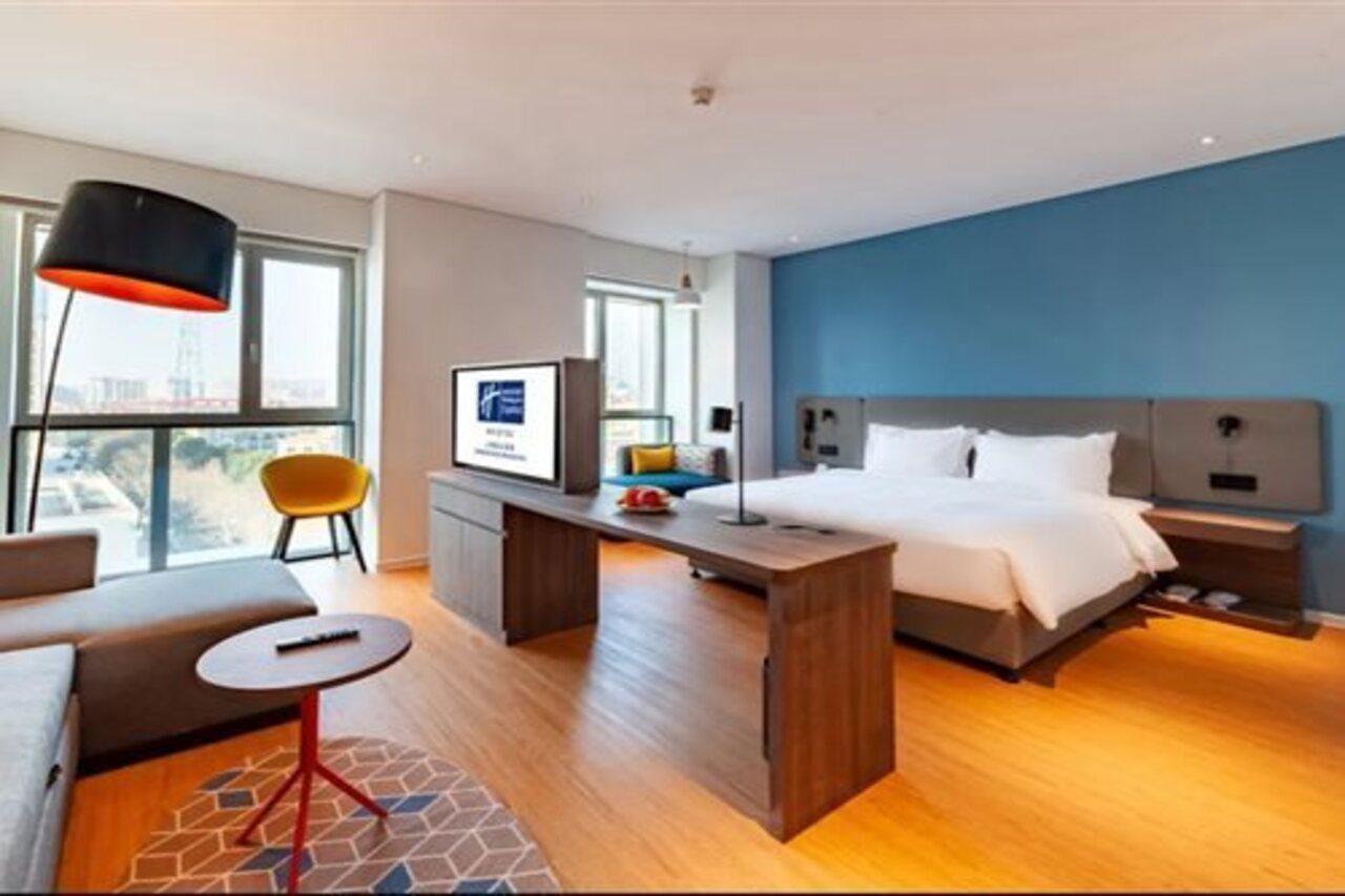 Holiday Inn Express Shanghai Baoyang By Ihg Exteriör bild