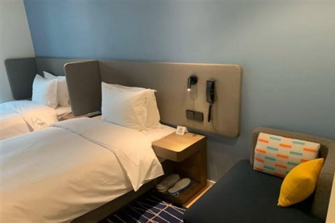 Holiday Inn Express Shanghai Baoyang By Ihg Exteriör bild